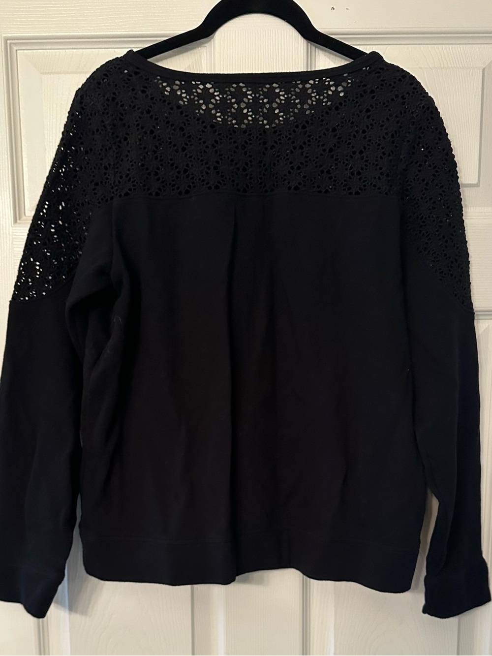 EXPRESS L Black Crochet Top & Shoulder Design Sweatshirt R $64 - Picture 9 of 13